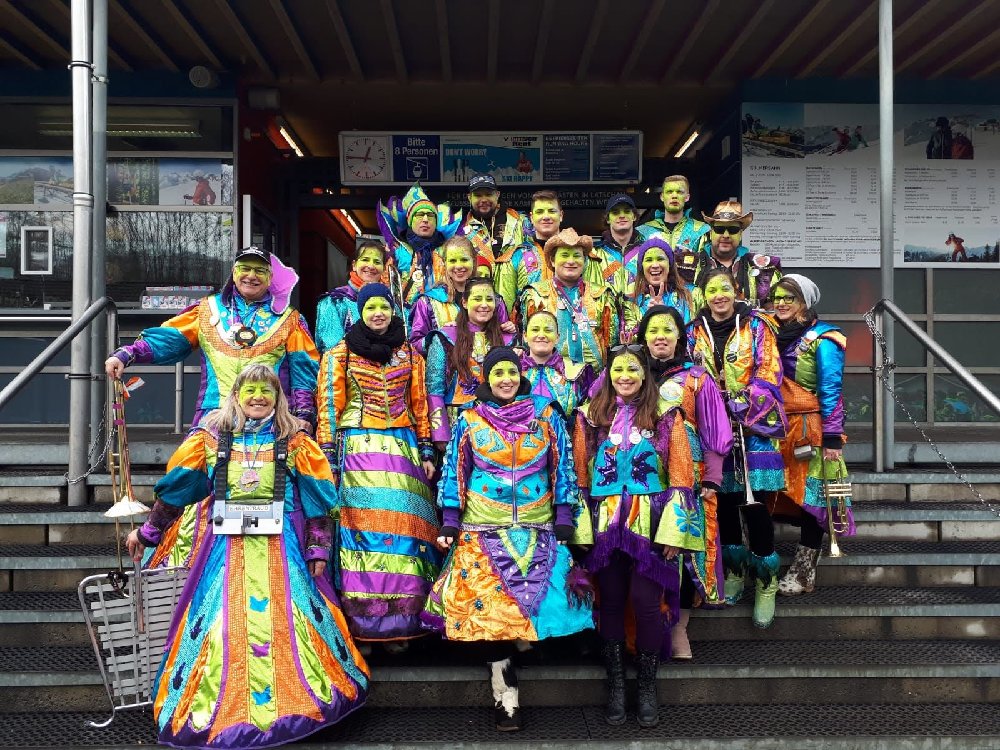 Rodelbude und Umzug Vandans