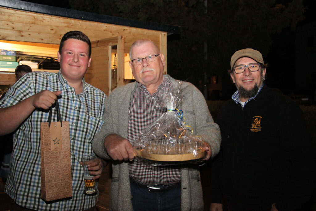 Üsr Andy hot an Runda und lots Kracha